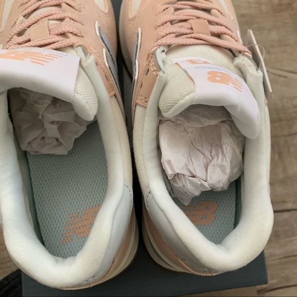 Brand new, new balance 574 pink - Picture 9 of 10